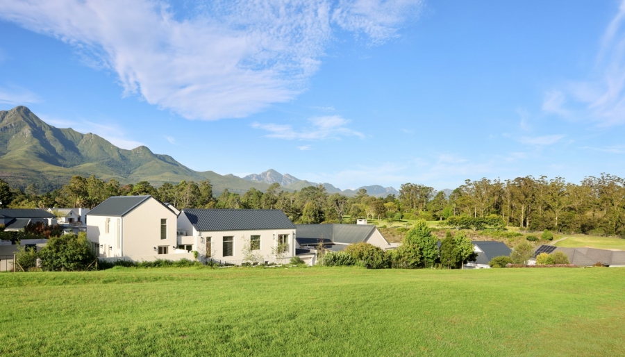 To Let 3 Bedroom Property for Rent in Kingswood Golf Estate Western Cape